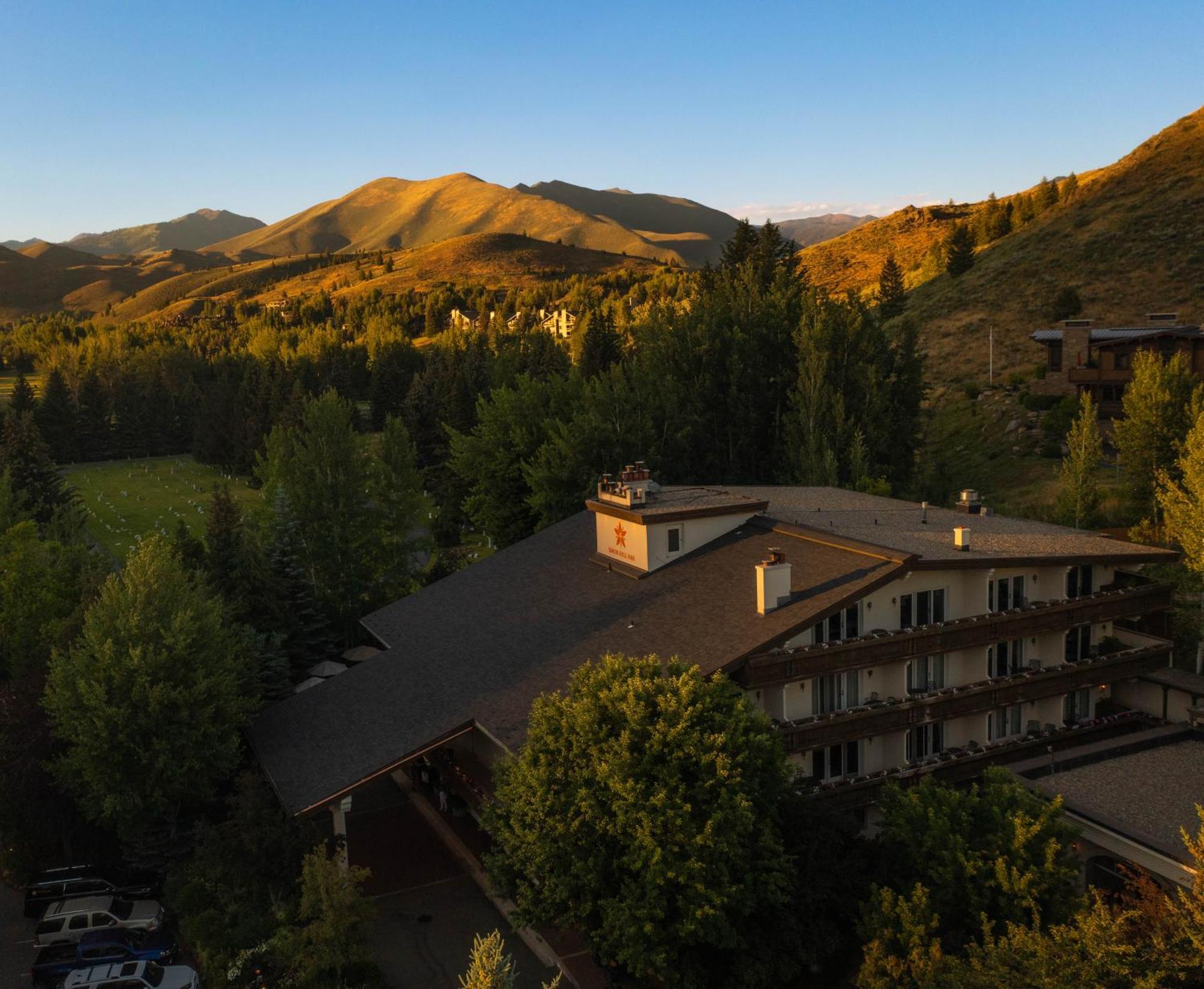 Hotel Knob Hill 4*